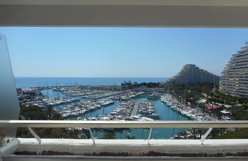 Villeneuve Loubet Beach Apartment | Air-Conditioned Apartment Rental - 4 Sleeps - Villeneuve-Loubet Beach