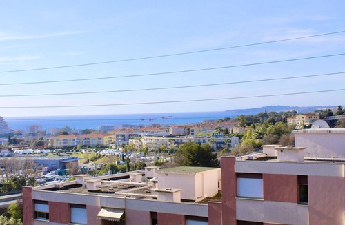 Bastide Giraud Apartment | Air-conditioned studio, pool & parking, near beach