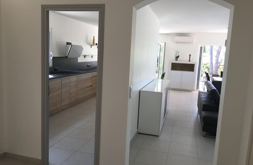 Puget-sur-Argens House | Air-conditioned detached villa with secure/heated swimming pool and large garden