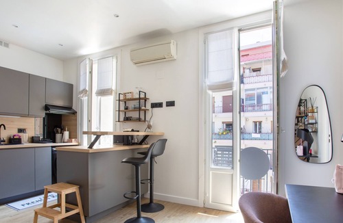 Vernier Apartment | Air-conditioned apartment Libération district