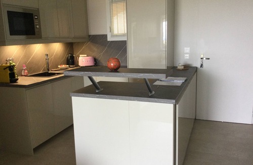 Les Restanques Apartment | Air-conditioned garden apartment with superb sea view - Résidence golf St Tropez
