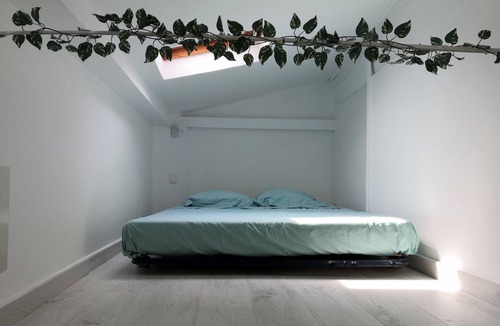 Antibes Old Town Apartment | Air-conditioned two-room apartment, sleeps 5, in the heart of Old Antibes, close to the beaches