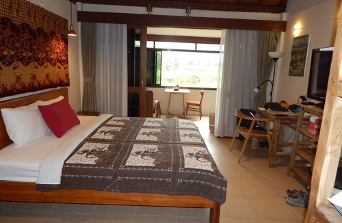 Sleman House | Alamanda Family Villas & Pool