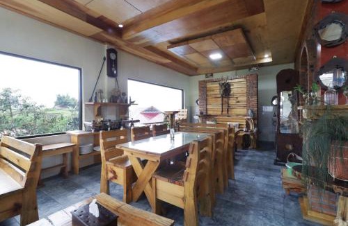 Berastagi House | Alloyna Country Cottage Brastagi