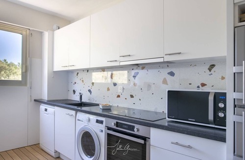 Bastide Giraud Apartment | Amazing 2 bedrooms with terrace sea view aircon 2 parking wifi pool tennis plancha