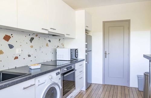 Bastide Giraud Apartment | Amazing 2 bedrooms with terrace sea view aircon 2 parking wifi pool tennis plancha