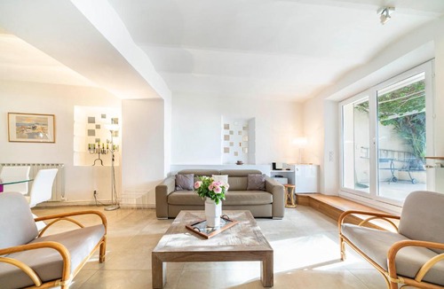 Le Suquet Apartment | Amazing 3 bedrooms seaview duplex Cannes center