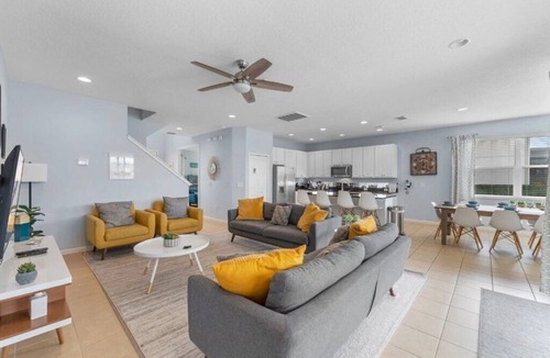 Kissimmee Resort | AMAZING BELLA VIDA RESORT 270BD-5 BEDROOMS - 5 BATHROOMS - 10 GUESTS- LAKE VIEW