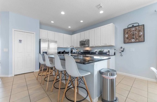Kissimmee Resort | AMAZING BELLA VIDA RESORT 270BD-5 BEDROOMS - 5 BATHROOMS - 10 GUESTS- LAKE VIEW