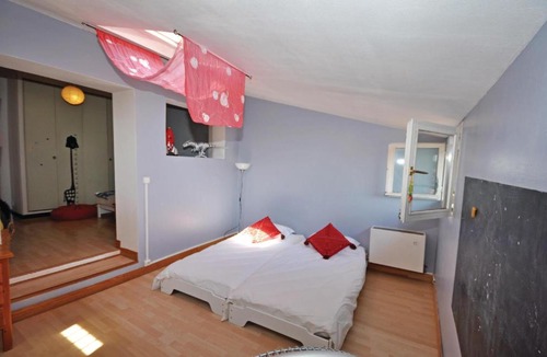Grasse House | Amazing home in Grasse with 4 Bedrooms, WiFi and Outdoor swimming pool