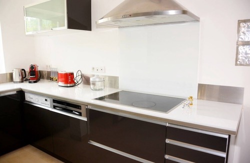 Saint-Laurent-du-Var Apartment | Amazing new 3 rooms - WIFI - AIRCON - SWIMMING POOL - GARDEN