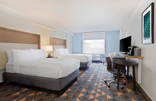 Florida Center Hotel | Amazing Stay Near Universal Studio Convenient Room w/Living Room, Outdoor Pool