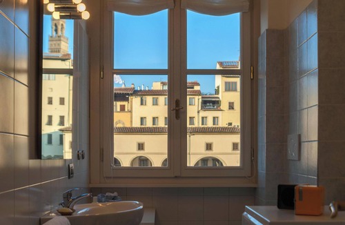 San Niccolo Apartment | Amazing Views of Ponte Vecchio and Uffizi - Extremely silent - Modern - WiFi