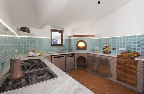 Sorrento Historic Centre Villa | AMORE RENTALS - Villa Ebe with Private Garden, Mini Pool and Jacuzzi