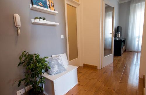 Ex Campo d'Aviazione Apartment | Ampio, elegante apt con aria condizionata e bici gratis