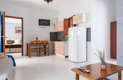Perissa House | Anezina Villas