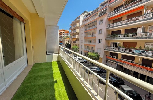 Antibes Old Town Condo | Antibes hyper center - 4 people - close to shops and beaches
