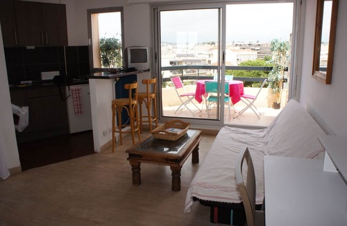 Juan-les-Pins Apartment | Antibes Juan Les Pins: Beautiful Studio heart of Juan Gde Terrace