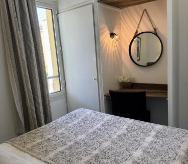 Antibes City Centre Apartment | Antibes Port - Terrasse - Parking - Piscine