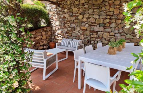 Monte San Quirico Villa | Antica limonaia ristrutturata vicino al centro