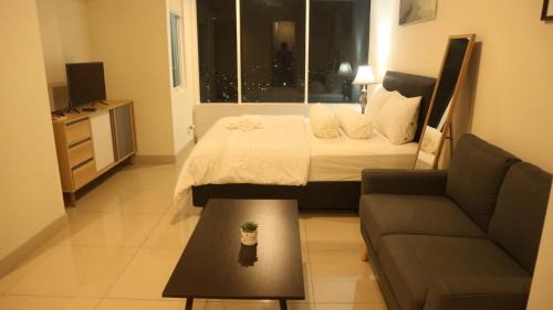 Pekayon Jaya Apartment | Apartemen Grand Kamala Lagoon by Cheapinn