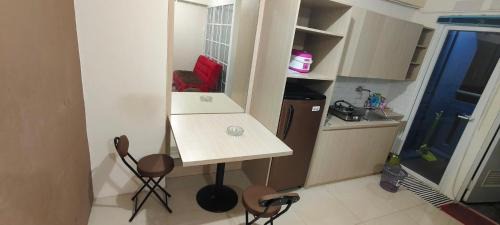 Rawasari Apartment | Apartement Green Pramuka Square suite Room