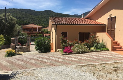 Procchio Apartment | Apartment 5 minutes from the beach