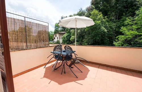 Loro Ciuffenna Apartment | Apartment 7 with Terrace - La Ferriera Residence with Pool