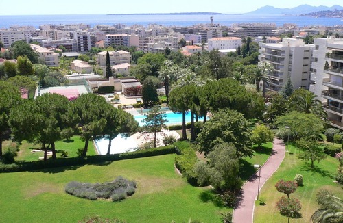Antibes Apartment | apartment 90 m2 - 3/4 rooms . with sea view 160 ° . 20m2 sea terrace