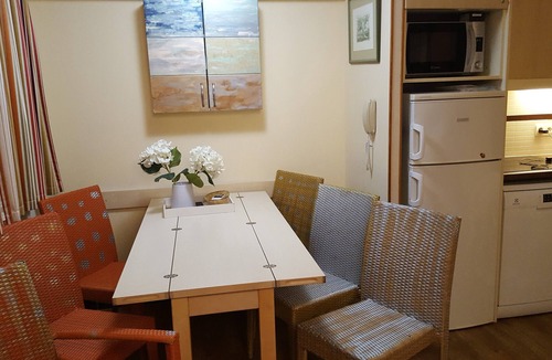 La Croix des Gardes Apartment | Apartment and large terrace with sea view