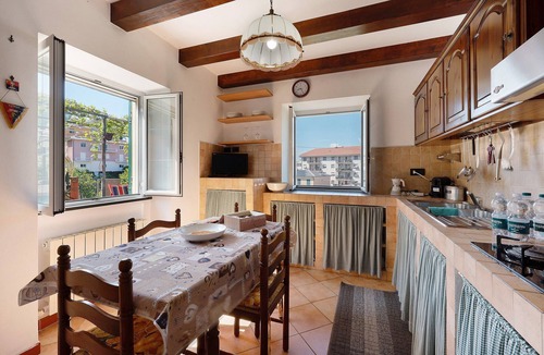 Sestri Levante Apartment | Apartment 'Cà Da Giuvanna' with Private Garden, Wi-Fi, and Air Conditioning