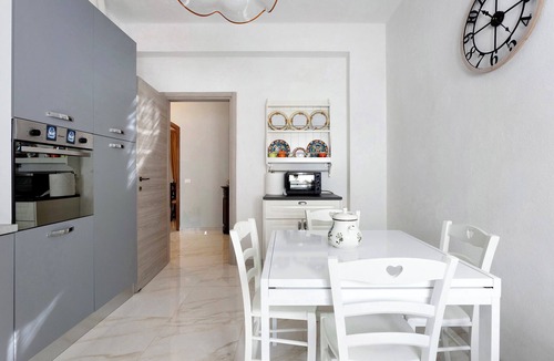 Licciana Nardi Apartment | Apartment 'Ca' Lina' with Balcony and Wi-Fi