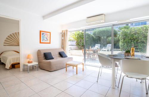 Pointe Croisette Apartment | Apartment Cannes Bay-1 by Interhome