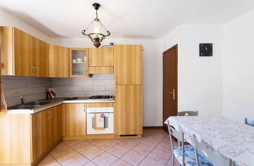 Tremosine Apartment | Apartment 'Casa Rita App 2' with Shared Terrace, Shared Garden and Wi-Fi