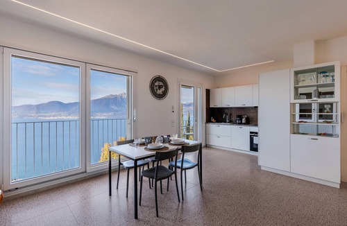 Albisano Apartment | Apartment 'Casa Serena' with Lake View, Wi-Fi and Air Conditioning