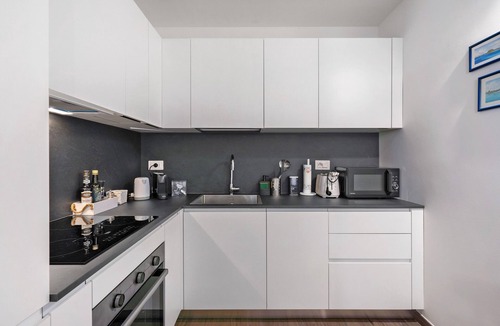 Sestri Levante Apartment | Apartment 'Cinema Boutique' with Balcony, Wi-Fi and Air Conditioning