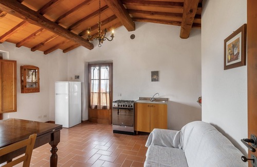 Panzano in Chianti Apartment | Apartment 'Cipressaia Bellavista' with Shared Pool, Shared Garden and Wi-Fi