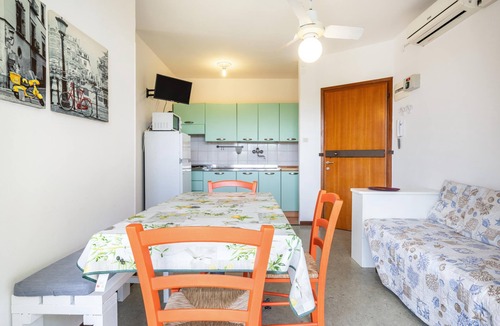 Bibione Apartment | Apartment "Condominio Villa Silente Terrazza" Near the Beach with Wi-Fi, A/C & Terrace