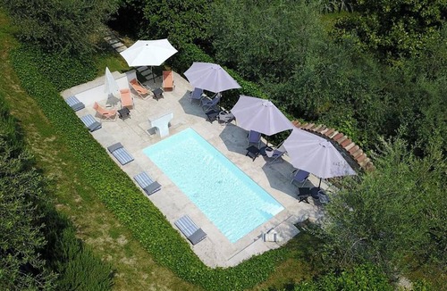 Roe Volciano Apartment | Apartment 'Dos Del Sul - Castagna' Wi-Fi and Air Conditioning