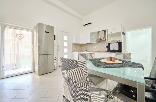 Piombino Apartment | Apartment "Elisabeth's" with Private Terrace & A/C