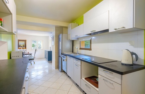 Falicon Apartment | Apartment 'Falicon' with Mountain View, Wi-Fi and Air Conditioning