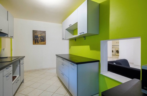 Falicon Apartment | Apartment 'Falicon' with Mountain View, Wi-Fi and Air Conditioning