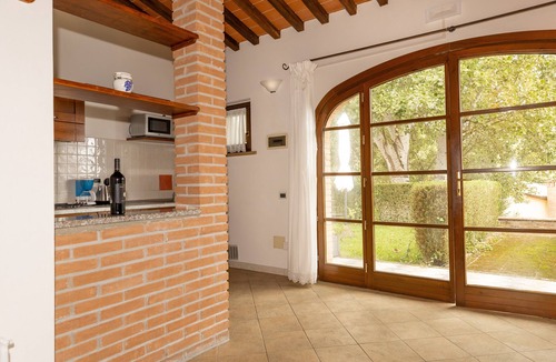 Santa Luce Apartment | Apartment 'Fiordaliso' with Shared Pool, Wi-Fi and Air Conditioning