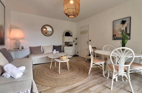California - Pezou Apartment | Apartment ∙ 1 bedroom ∙ 4 guests