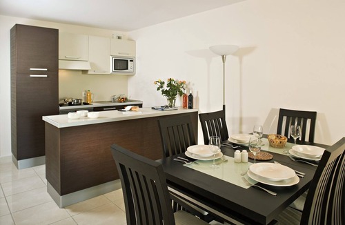 Mandelieu-La-Napoule Apartment | Apartment in Mandelieu with Marina Views
