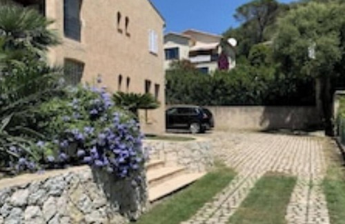 La Napoule Apartment | Apartment Esterel- Swimming pool, sandy beach/village 400 m, air conditioning, private parking,