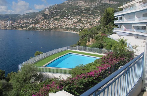 Roquebrune-Cap-Martin Apartment | Apartment in residence Roquebrune Cap Martin
