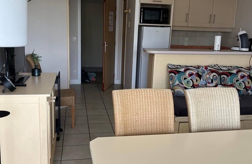 Saint-Laurent-du-Var Apartment | Apartment 55m2 sea view Heliotel Marine 4* residence