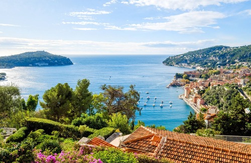 Villefranche-sur-Mer Apartment | Apartment 'Résidence Le Clos Charmerade' with Sea View, Wi-Fi and Air Conditioning