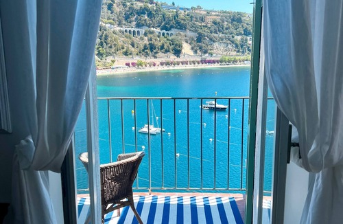 Villefranche-sur-Mer Apartment | Apartment 'Magnifique Vue Mer' with Sea View, Wi-Fi and Air Conditioning